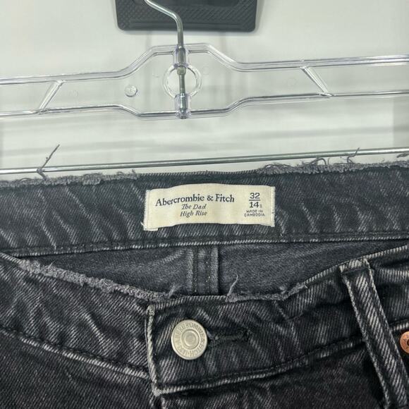 Abercrombie & Fitch The Dad Jeans High Rise Distressed SHORT - Picture 3 of 8